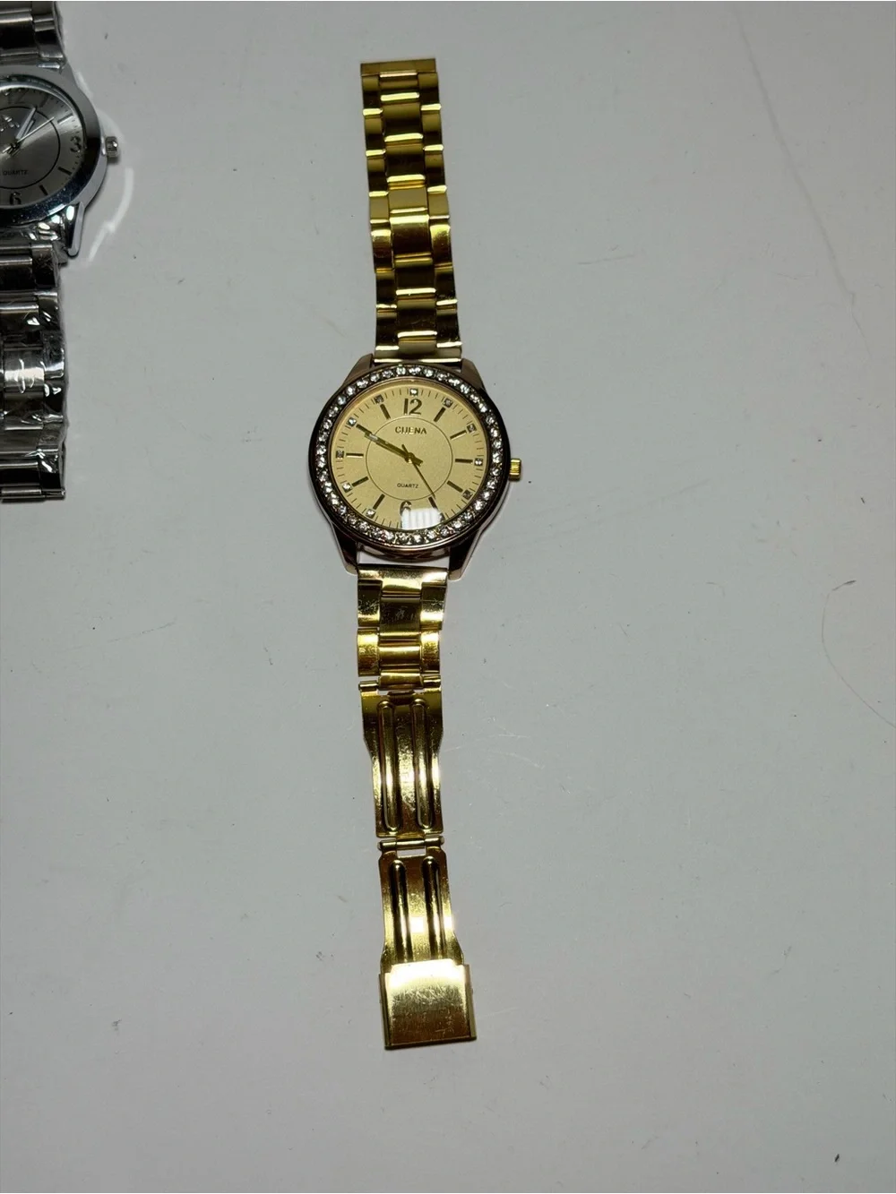 Lot of 6 Women’s Quartz Fashion Watches – (Need Batteries / 1 Band Repair)